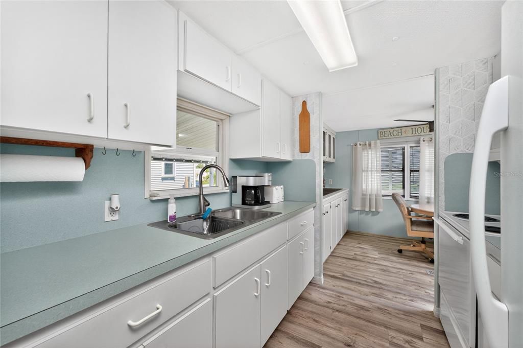 На продажу: $187,000 (3 спален, 2 ванн, 1176 Квадратных фут)
