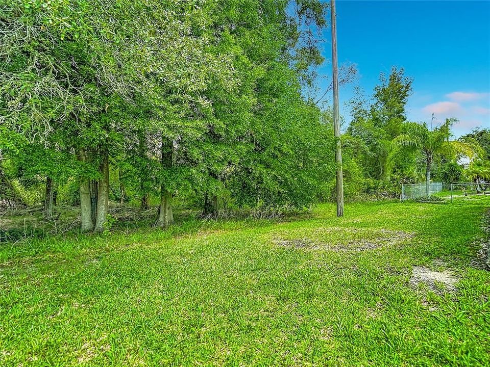 Active With Contract: $328,900 (3 beds, 2 baths, 1622 Square Feet)
