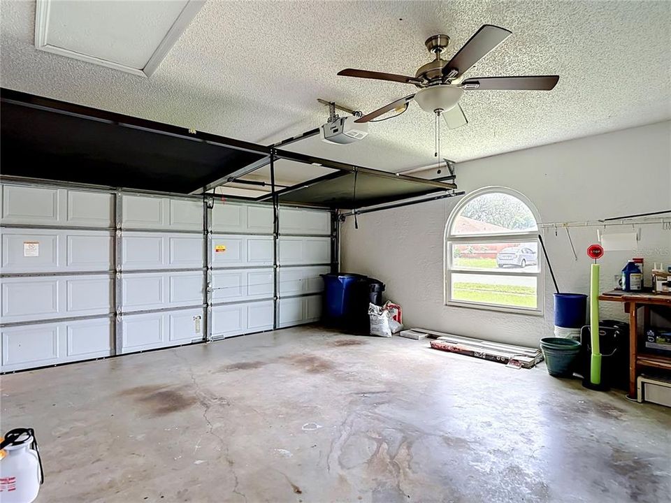Active With Contract: $328,900 (3 beds, 2 baths, 1622 Square Feet)