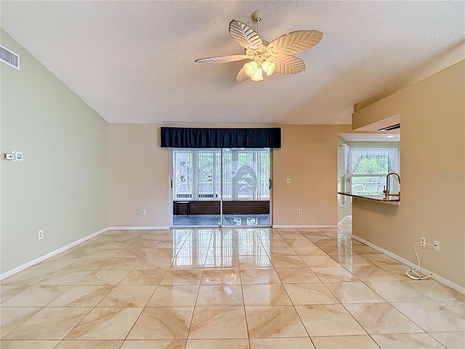 Active With Contract: $328,900 (3 beds, 2 baths, 1622 Square Feet)