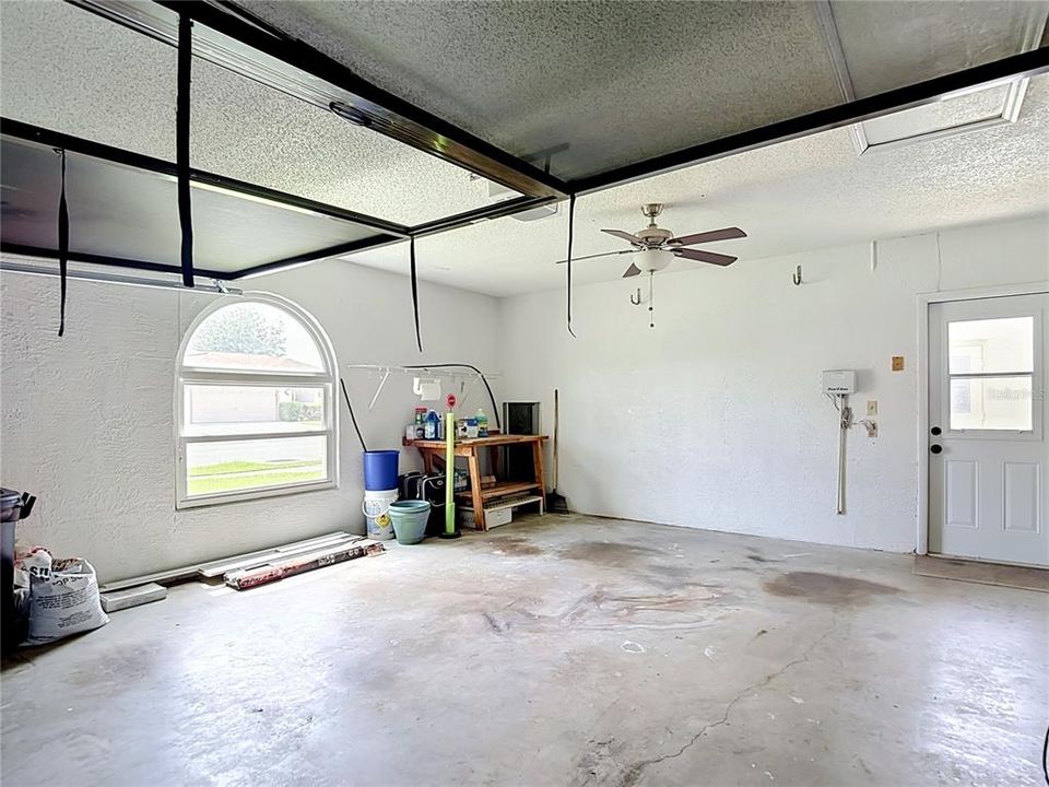 Active With Contract: $328,900 (3 beds, 2 baths, 1622 Square Feet)