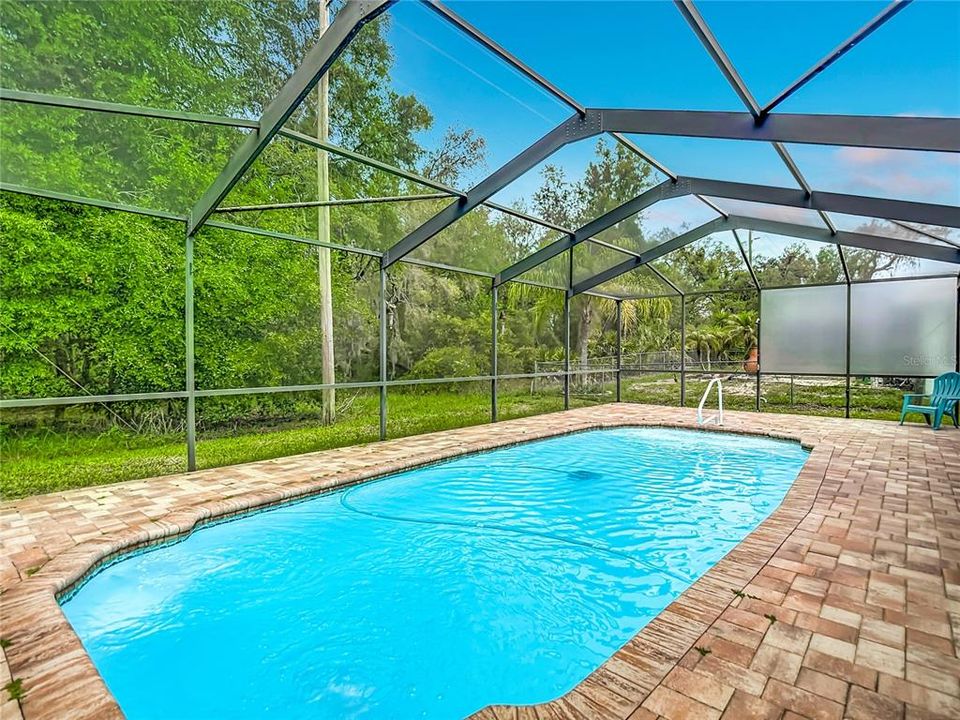 Active With Contract: $328,900 (3 beds, 2 baths, 1622 Square Feet)