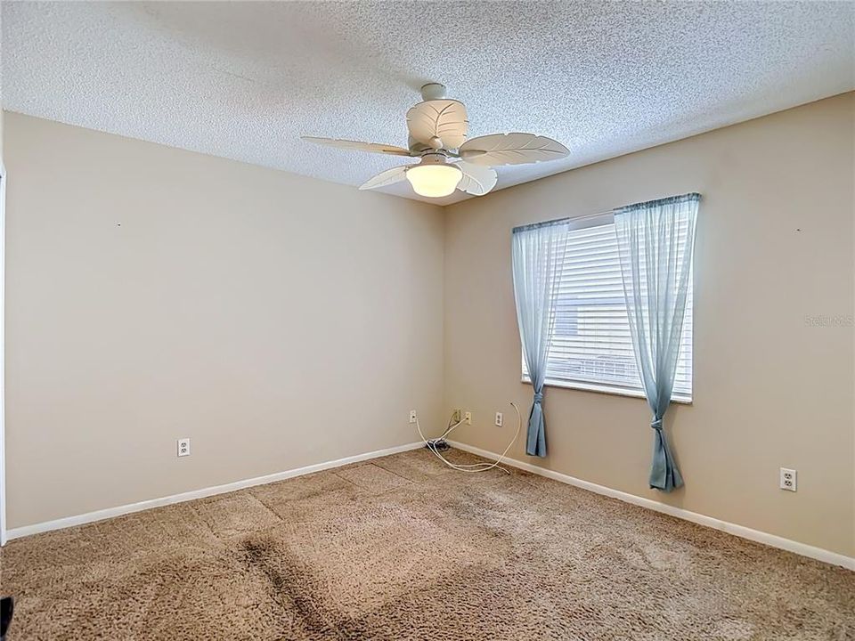Active With Contract: $328,900 (3 beds, 2 baths, 1622 Square Feet)