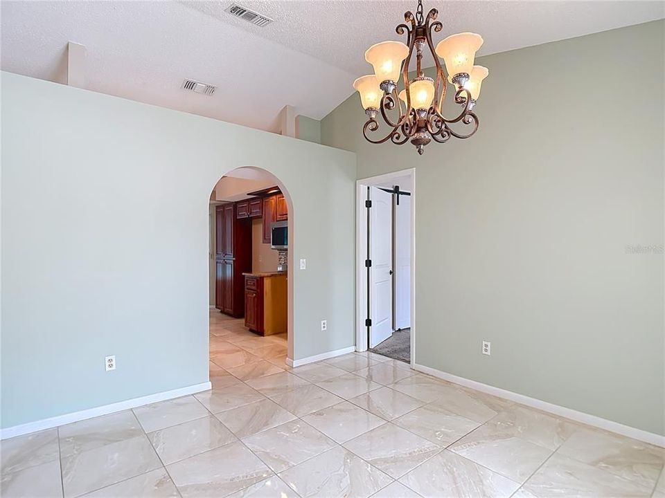 Active With Contract: $328,900 (3 beds, 2 baths, 1622 Square Feet)