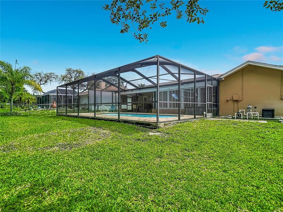 Active With Contract: $328,900 (3 beds, 2 baths, 1622 Square Feet)