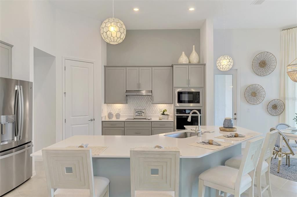Под контрактом: $917,096 (4 спален, 3 ванн, 2810 Квадратных фут)