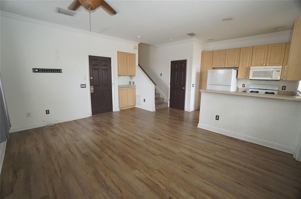 For Rent: $4,200 (3 beds, 2 baths, 1113 Square Feet)
