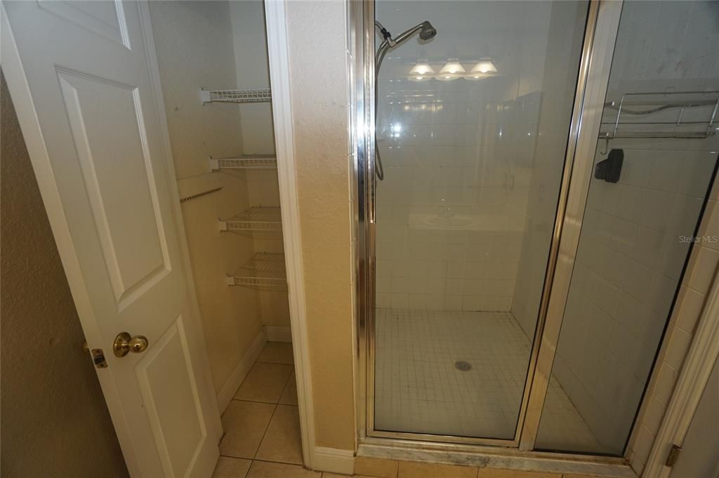 For Rent: $4,200 (3 beds, 2 baths, 1113 Square Feet)