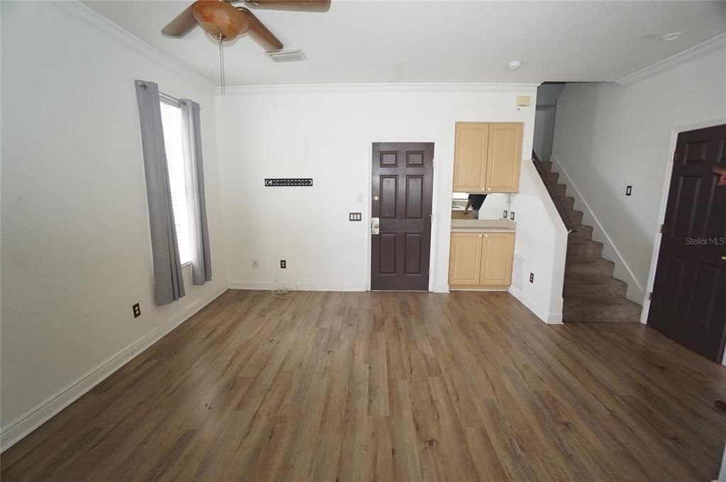 For Rent: $4,200 (3 beds, 2 baths, 1113 Square Feet)
