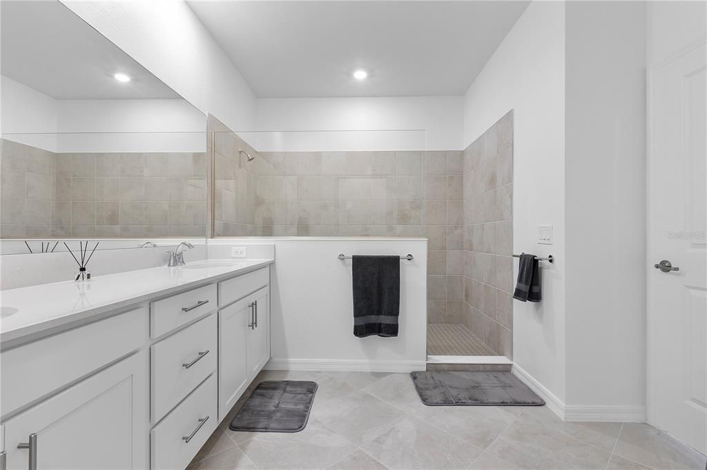For Rent: $6,500 (3 beds, 2 baths, 2110 Square Feet)