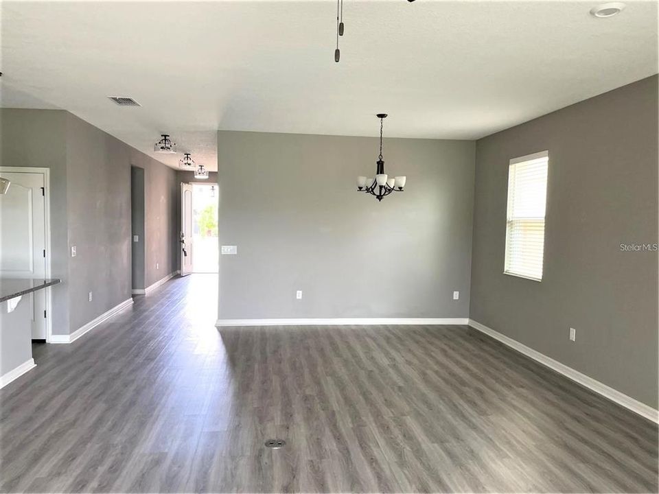 For Rent: $2,300 (3 beds, 2 baths, 2014 Square Feet)