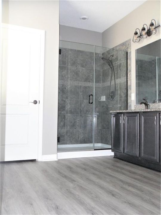 For Rent: $2,300 (3 beds, 2 baths, 2014 Square Feet)