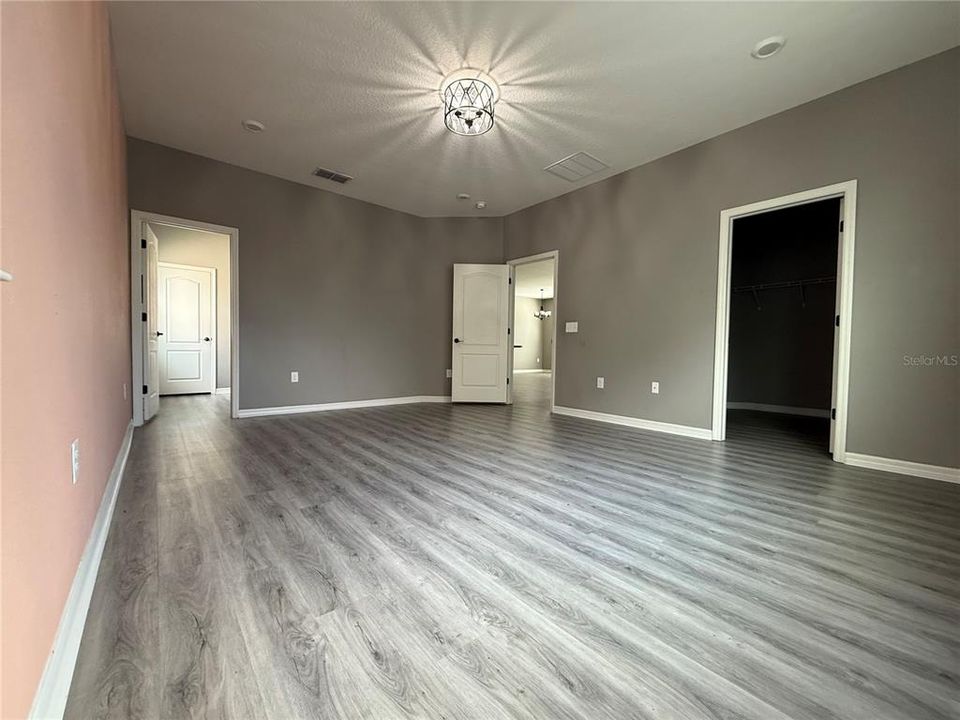 For Rent: $2,300 (3 beds, 2 baths, 2014 Square Feet)