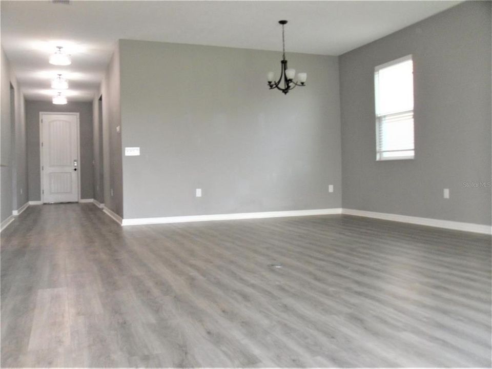 For Rent: $2,300 (3 beds, 2 baths, 2014 Square Feet)