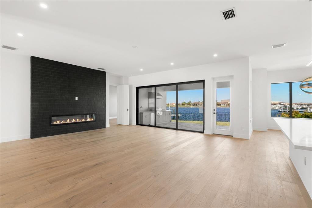 For Rent: $9,000 (3 beds, 3 baths, 3008 Square Feet)