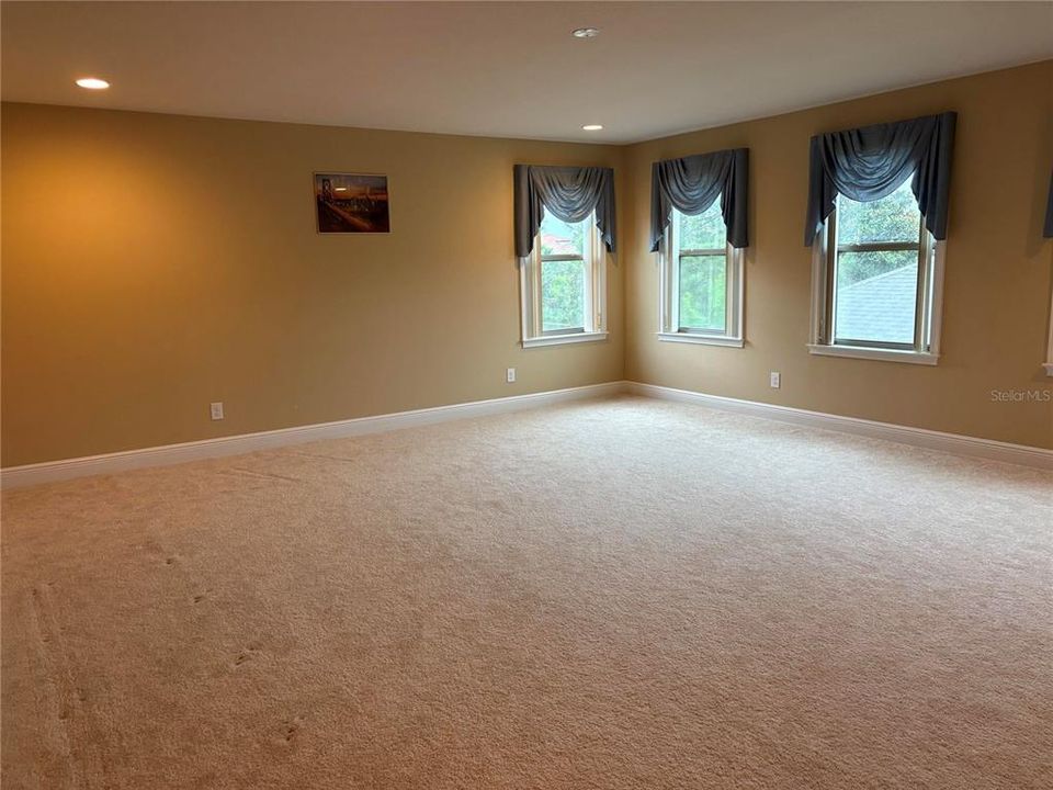 For Sale: $800,000 (4 beds, 3 baths, 3675 Square Feet)