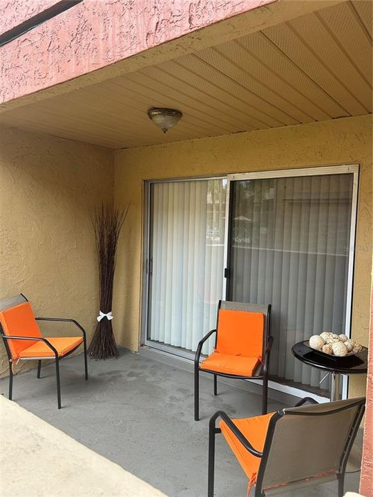 En Venta: $188,000 (2 camas, 2 baños, 1126 Pies cuadrados)