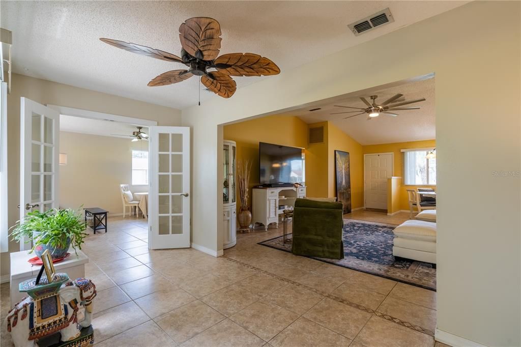 For Sale: $245,000 (3 beds, 2 baths, 1532 Square Feet)