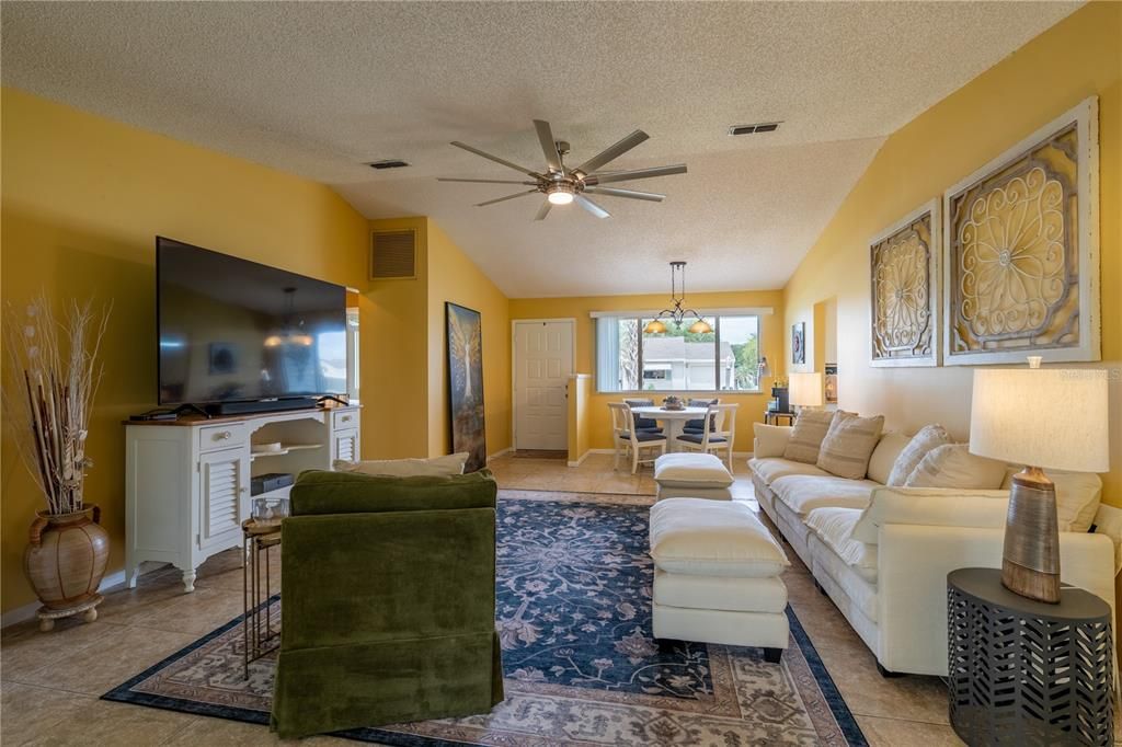 For Sale: $245,000 (3 beds, 2 baths, 1532 Square Feet)