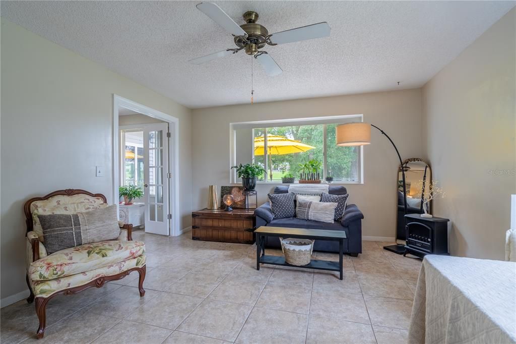 For Sale: $245,000 (3 beds, 2 baths, 1532 Square Feet)