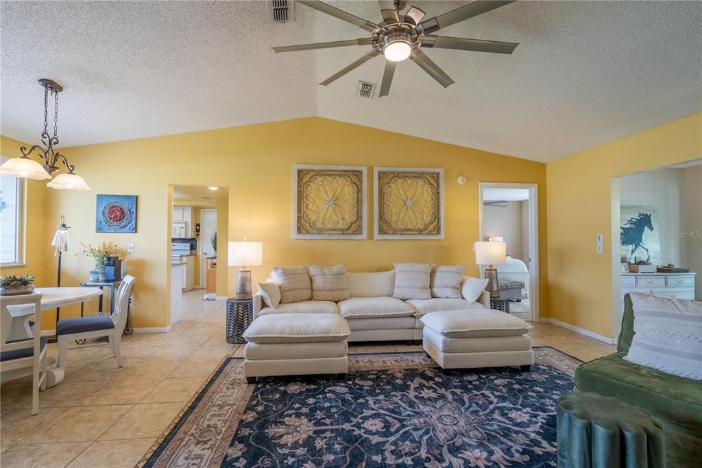 For Sale: $245,000 (3 beds, 2 baths, 1532 Square Feet)