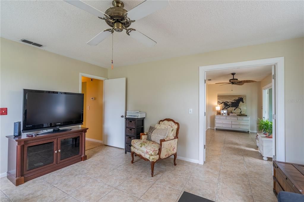 For Sale: $245,000 (3 beds, 2 baths, 1532 Square Feet)