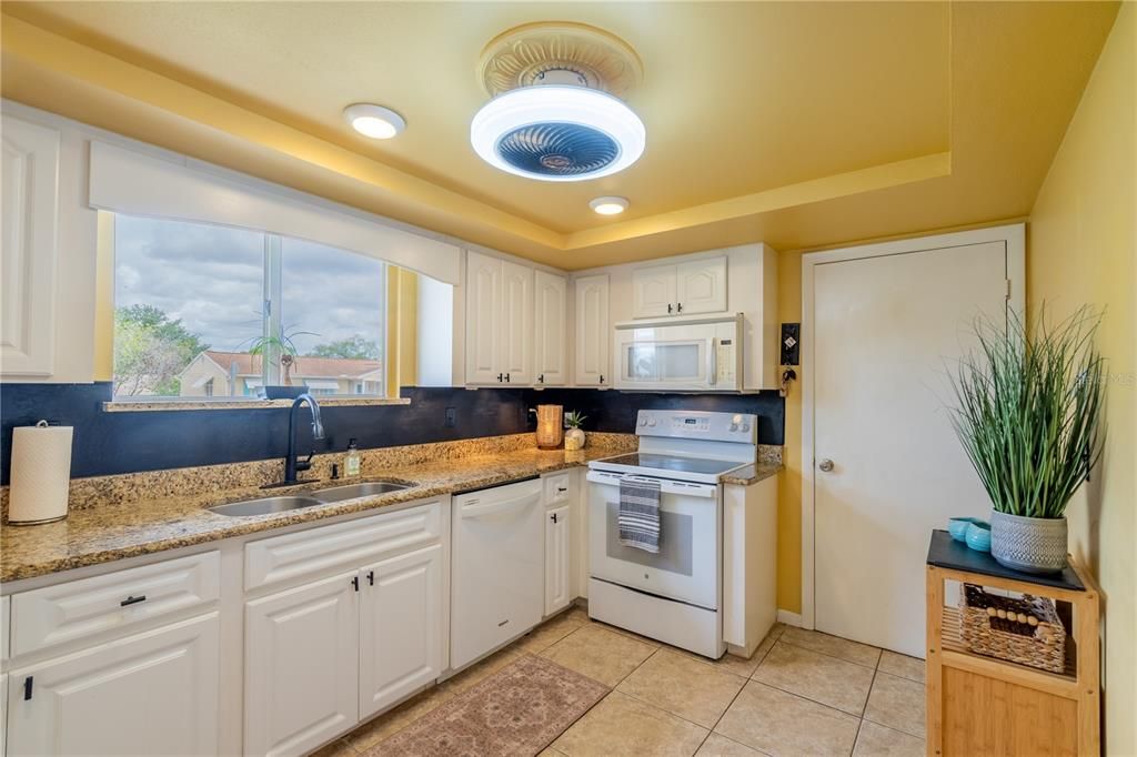 For Sale: $245,000 (3 beds, 2 baths, 1532 Square Feet)