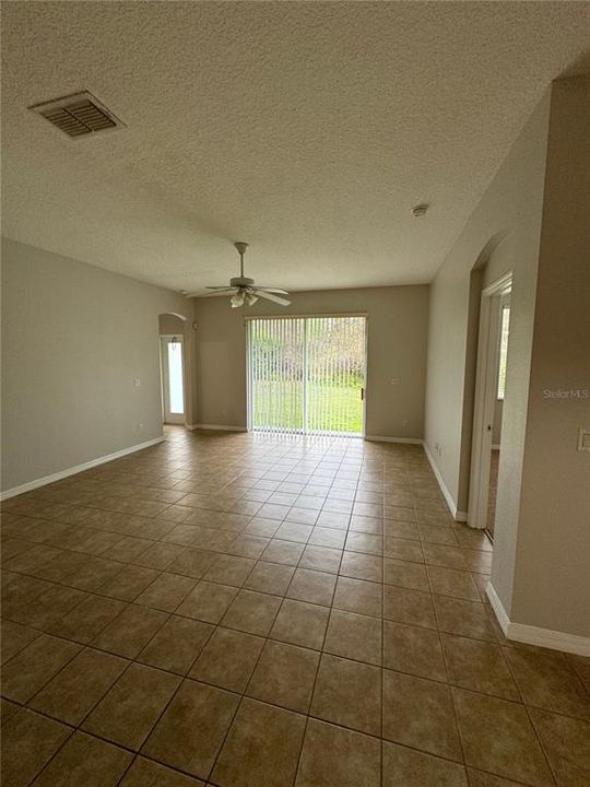 For Rent: $2,850 (4 beds, 2 baths, 1936 Square Feet)