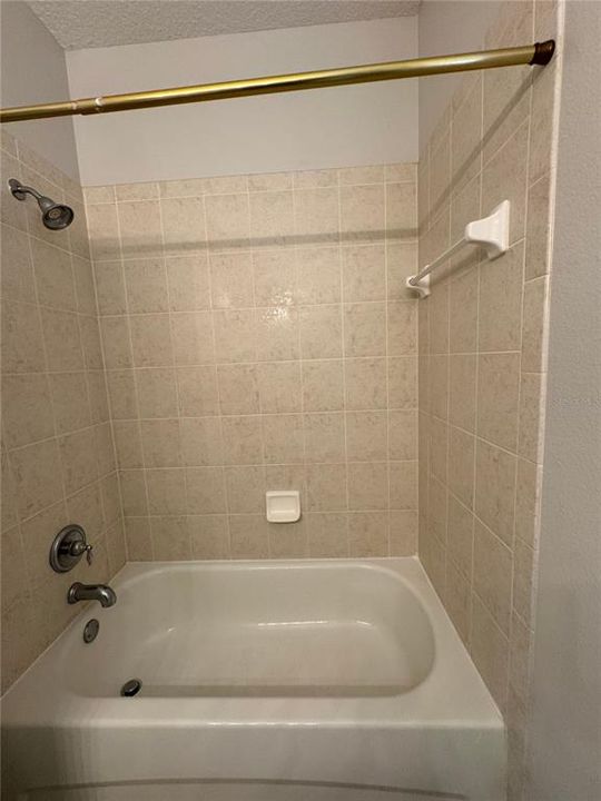 For Rent: $2,850 (4 beds, 2 baths, 1936 Square Feet)
