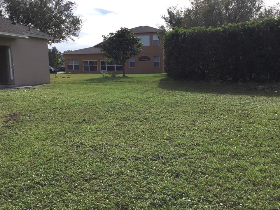 For Rent: $2,850 (4 beds, 2 baths, 1936 Square Feet)