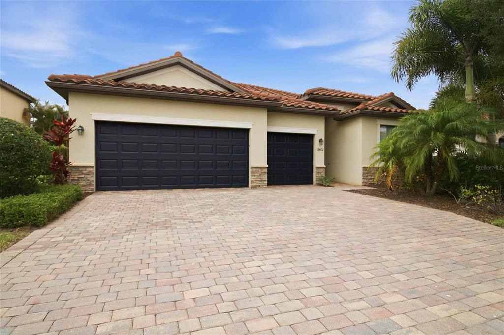For Sale: $750,000 (4 beds, 3 baths, 2267 Square Feet)