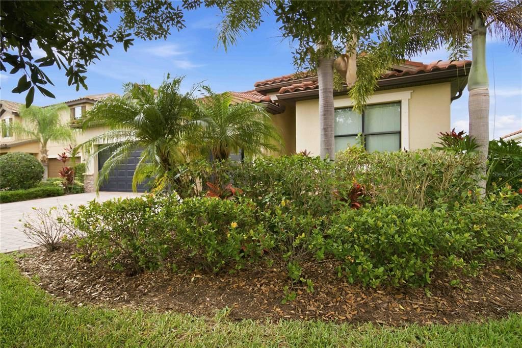 For Sale: $750,000 (4 beds, 3 baths, 2267 Square Feet)