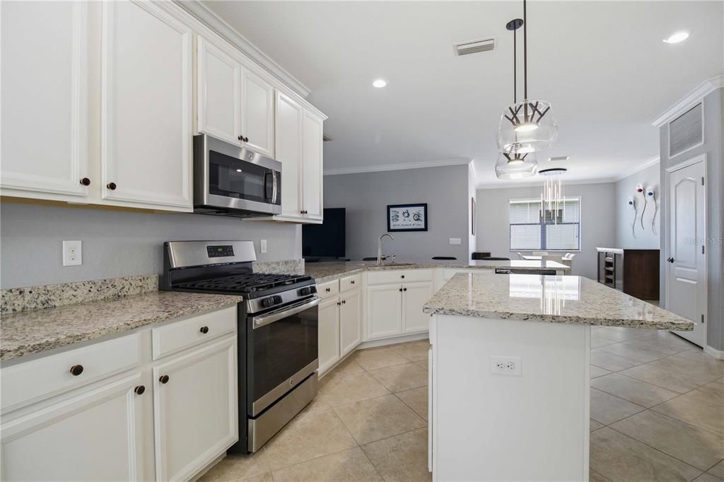For Sale: $750,000 (4 beds, 3 baths, 2267 Square Feet)