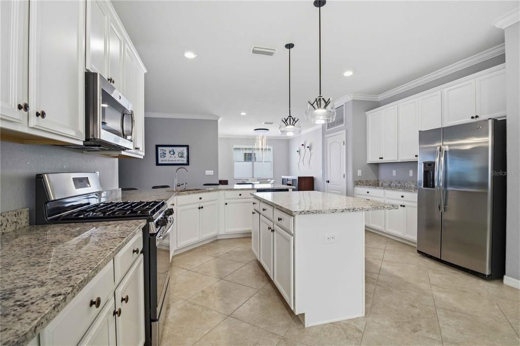 For Sale: $750,000 (4 beds, 3 baths, 2267 Square Feet)