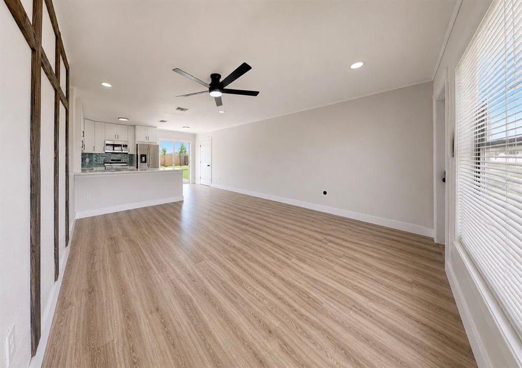 En Venta: $284,999 (3 camas, 2 baños, 1180 Pies cuadrados)