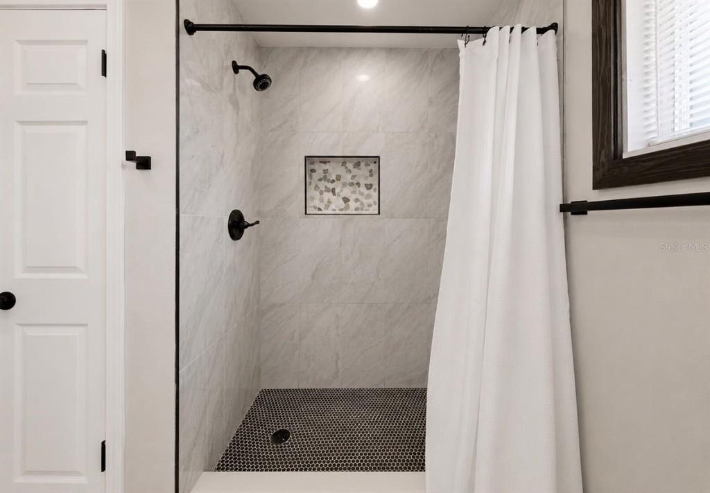 En Venta: $284,999 (3 camas, 2 baños, 1180 Pies cuadrados)