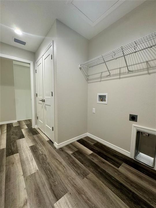 For Sale: $289,000 (3 beds, 2 baths, 1377 Square Feet)