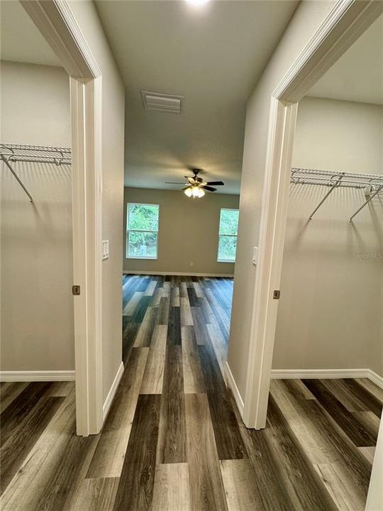 For Sale: $289,000 (3 beds, 2 baths, 1377 Square Feet)