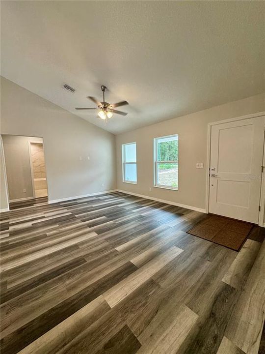 For Sale: $289,000 (3 beds, 2 baths, 1377 Square Feet)