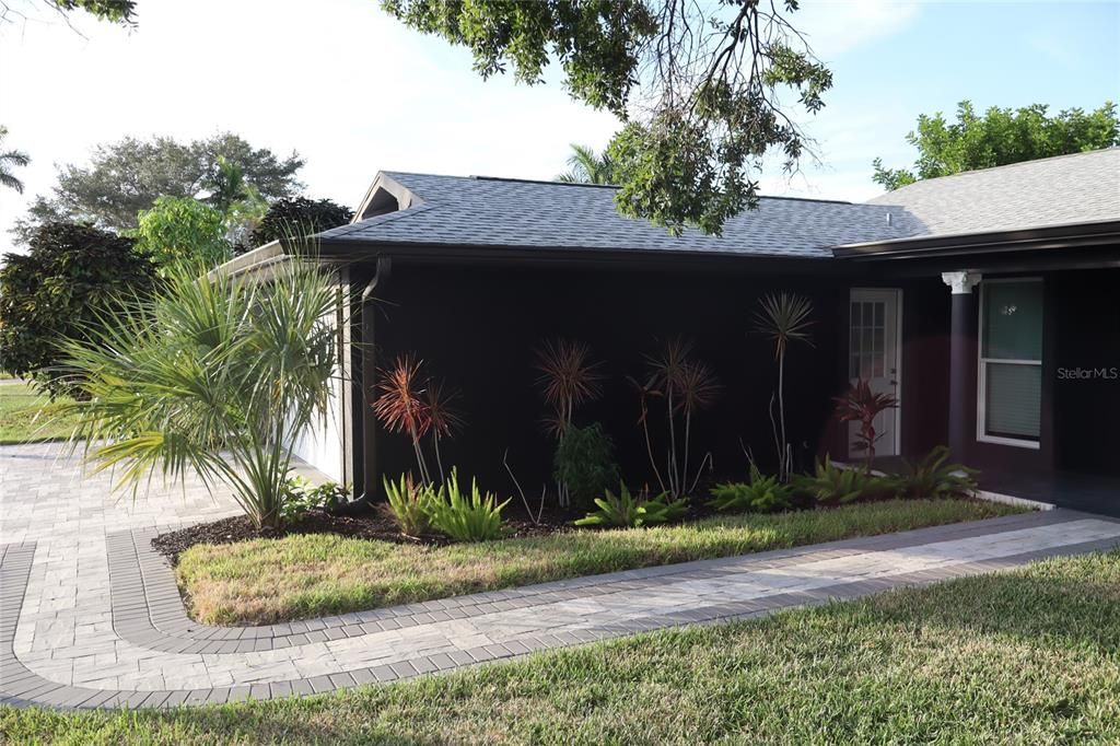 For Sale: $725,000 (3 beds, 2 baths, 1590 Square Feet)