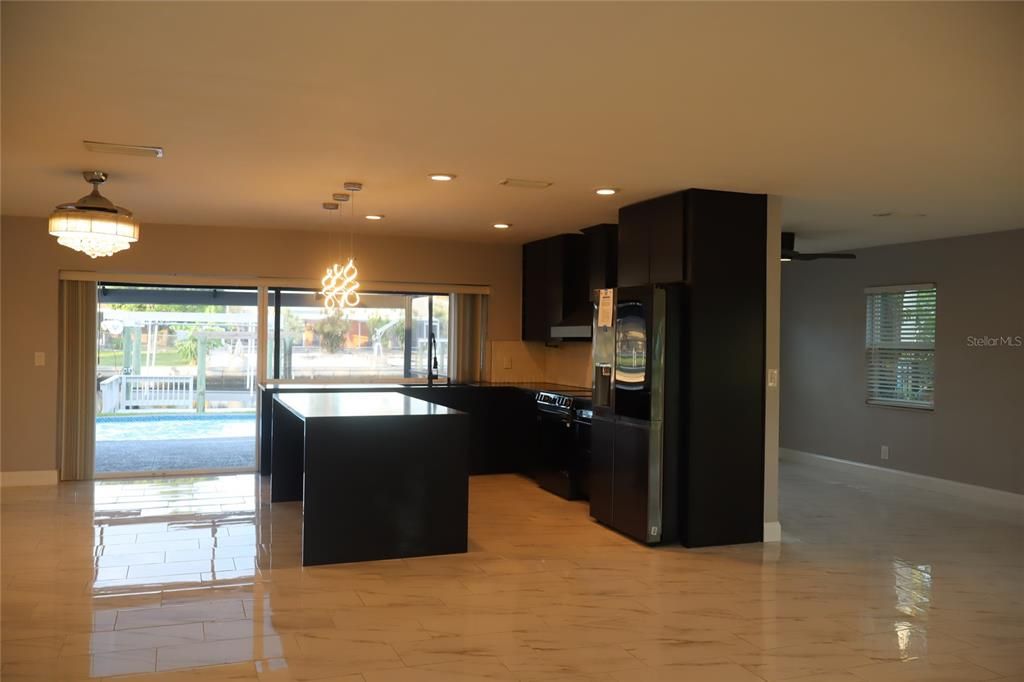 For Sale: $725,000 (3 beds, 2 baths, 1590 Square Feet)