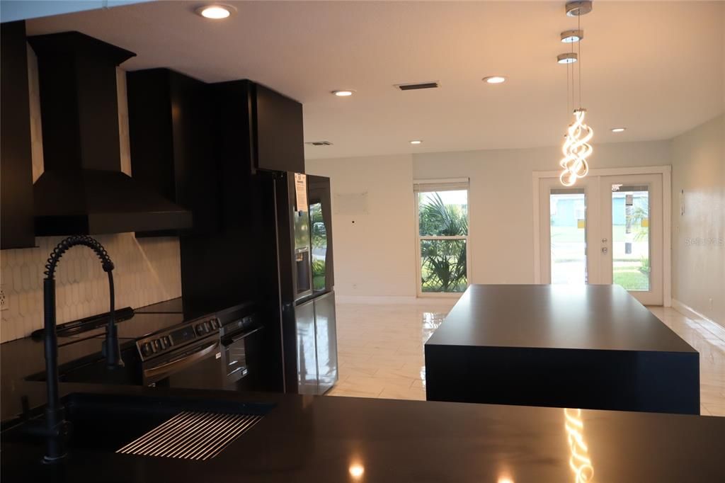 For Sale: $725,000 (3 beds, 2 baths, 1590 Square Feet)