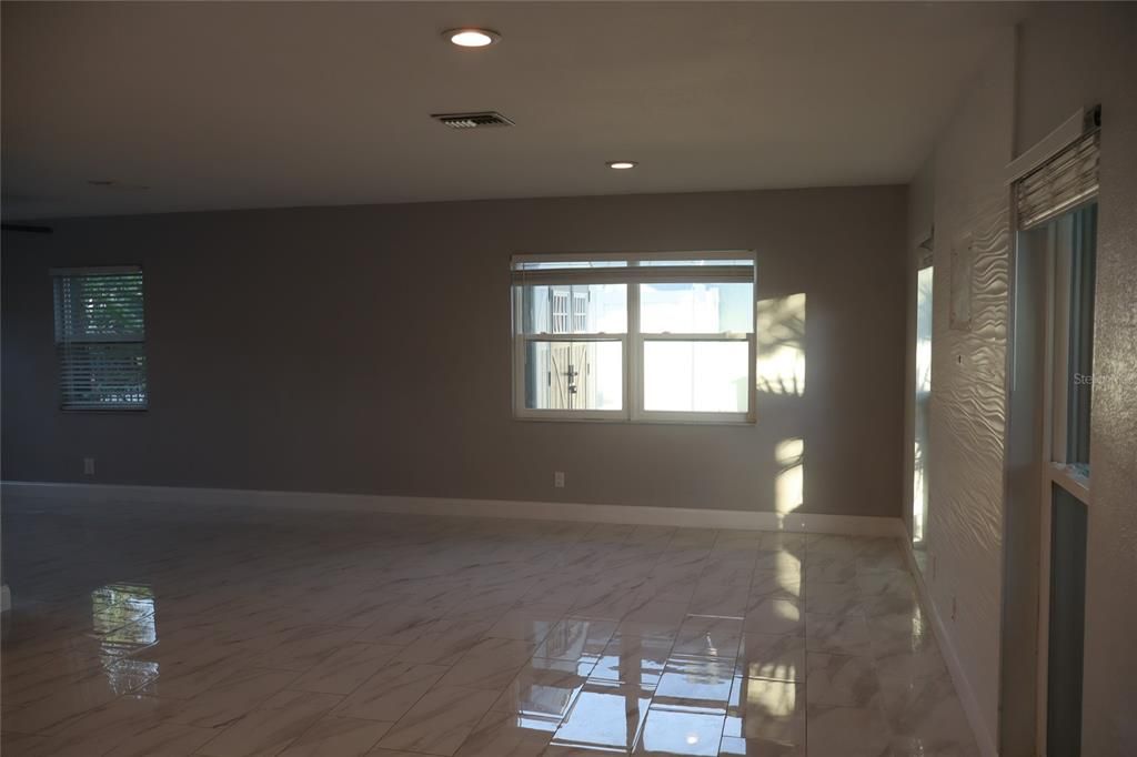 For Sale: $725,000 (3 beds, 2 baths, 1590 Square Feet)