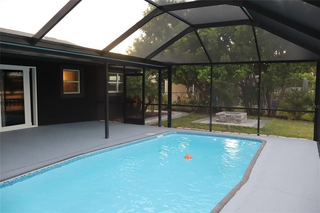 For Sale: $725,000 (3 beds, 2 baths, 1590 Square Feet)