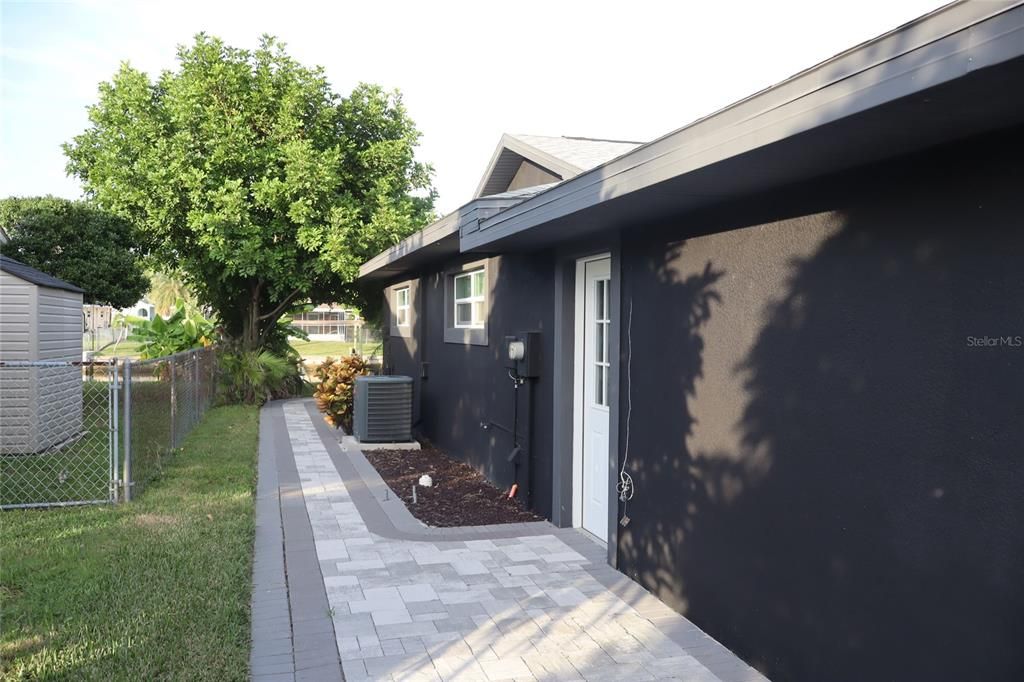 For Sale: $725,000 (3 beds, 2 baths, 1590 Square Feet)