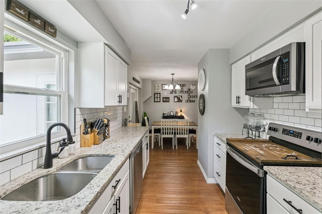 Activo con contrato: $314,999 (3 camas, 2 baños, 1066 Pies cuadrados)