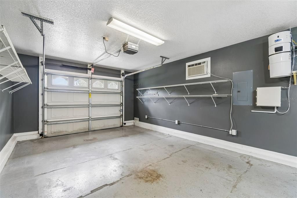 For Sale: $350,000 (2 beds, 2 baths, 1260 Square Feet)