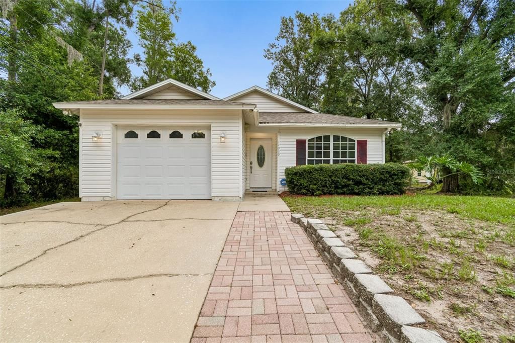 For Sale: $350,000 (2 beds, 2 baths, 1260 Square Feet)