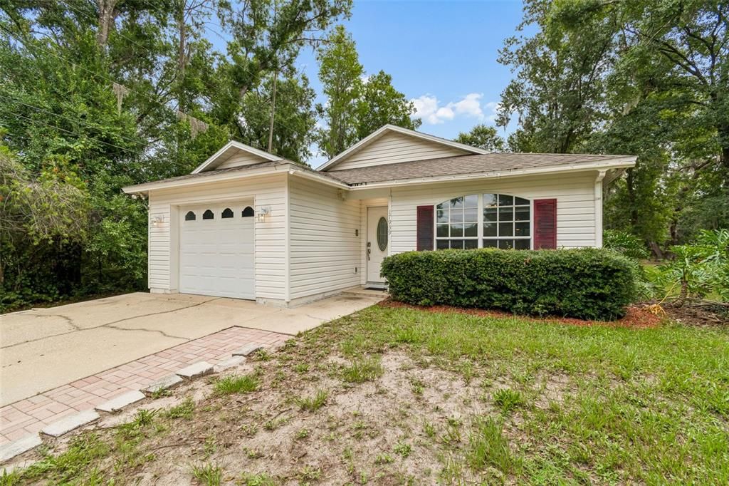 For Sale: $350,000 (2 beds, 2 baths, 1260 Square Feet)