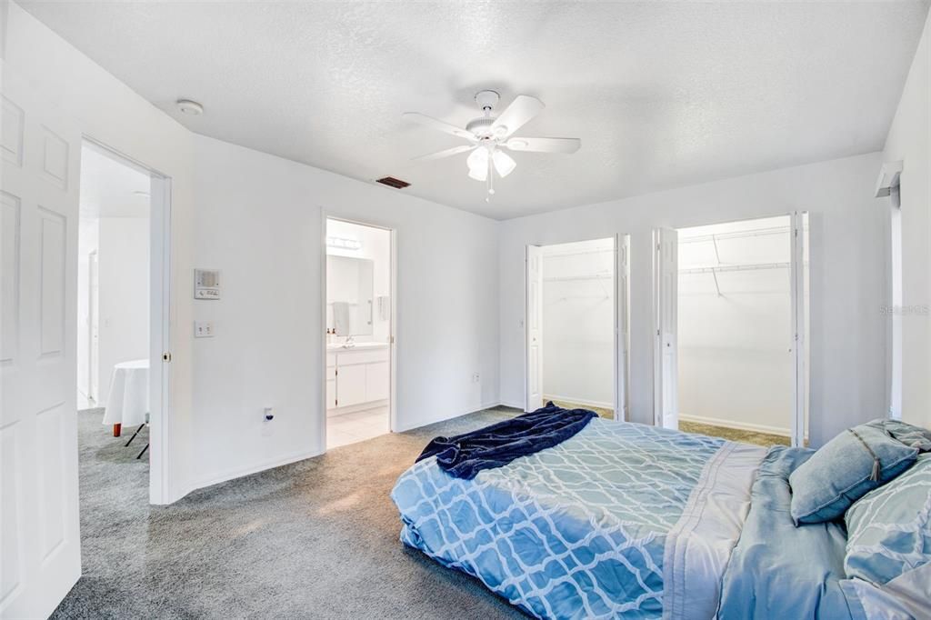 For Sale: $350,000 (2 beds, 2 baths, 1260 Square Feet)